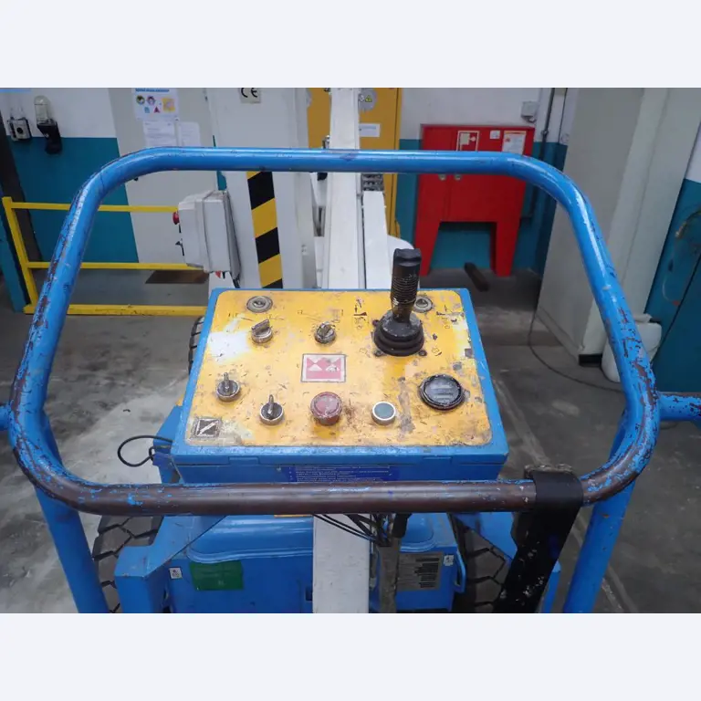Máquinas para la fabricación de tornillos, pernos y elementos de fijación-4