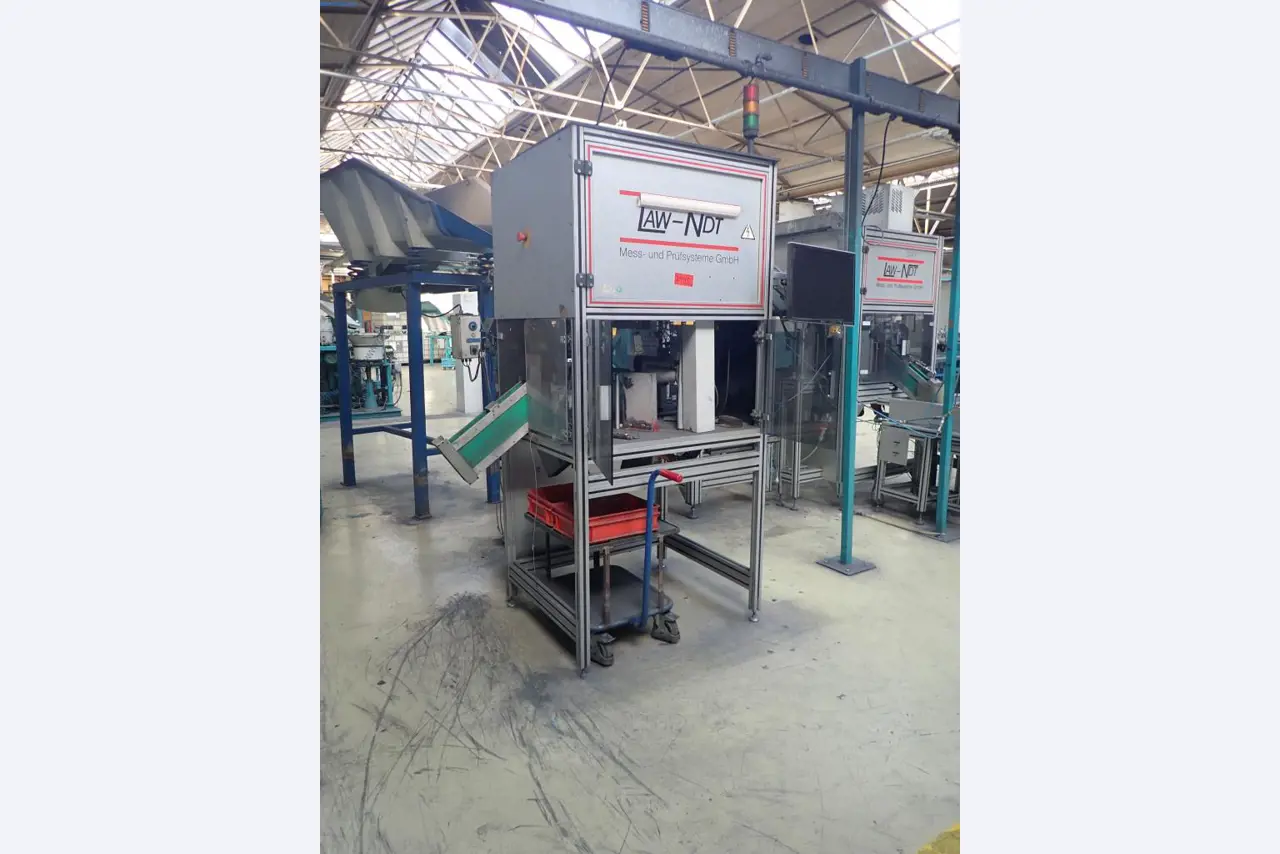 Máquinas para la fabricación de tornillos, pernos y elementos de fijación-1