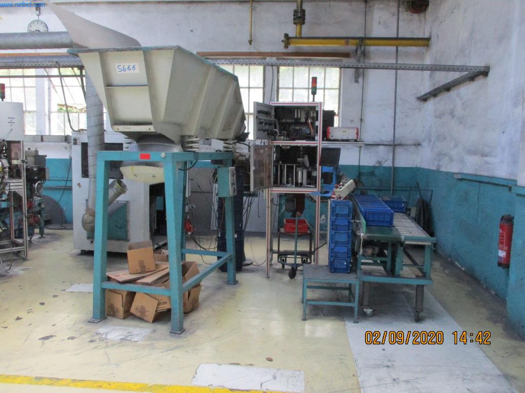 Máquinas para la fabricación de tornillos, pernos y elementos de fijación-1