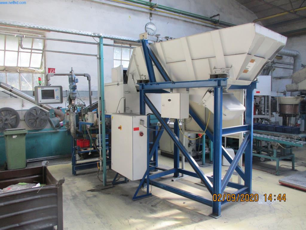 Máquinas para la fabricación de tornillos, pernos y elementos de fijación-1