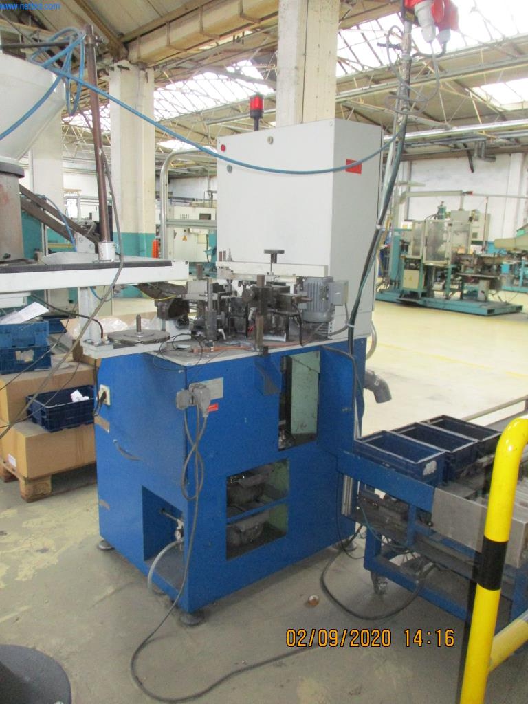 Máquinas para la fabricación de tornillos, pernos y elementos de fijación-2