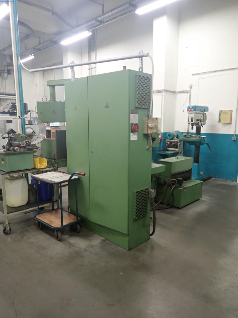 Máquinas para la fabricación de tornillos, pernos y elementos de fijación-3