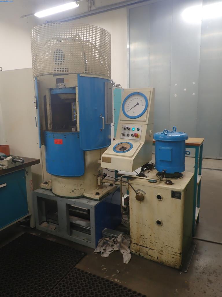 Máquinas para la fabricación de tornillos, pernos y elementos de fijación-1