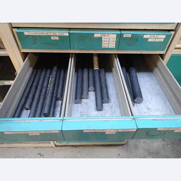 Stroje na výrobu šroubů, svorníků a spojovacího materiálu-4