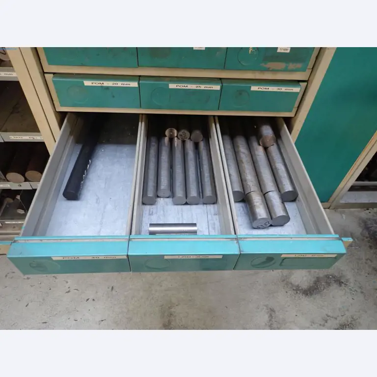 Stroje na výrobu šroubů, svorníků a spojovacího materiálu-5