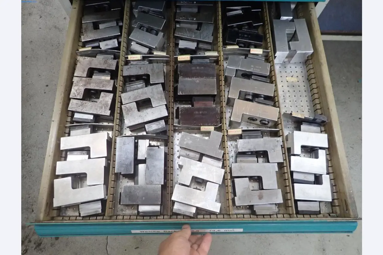 Machines voor de productie van schroeven, bouten en bevestigingsmiddelen-5