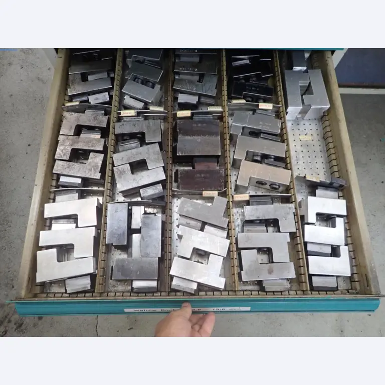 Machines voor de productie van schroeven, bouten en bevestigingsmiddelen-5