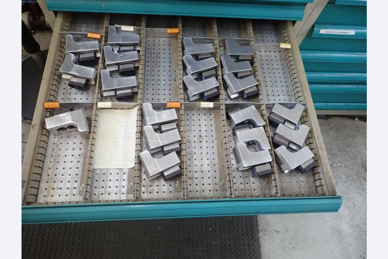 Machines voor de productie van schroeven, bouten en bevestigingsmiddelen-8