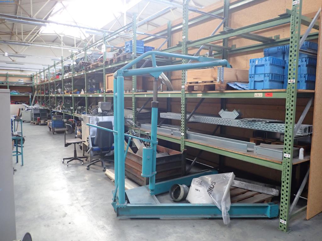 Máquinas para la fabricación de tornillos, pernos y elementos de fijación-1