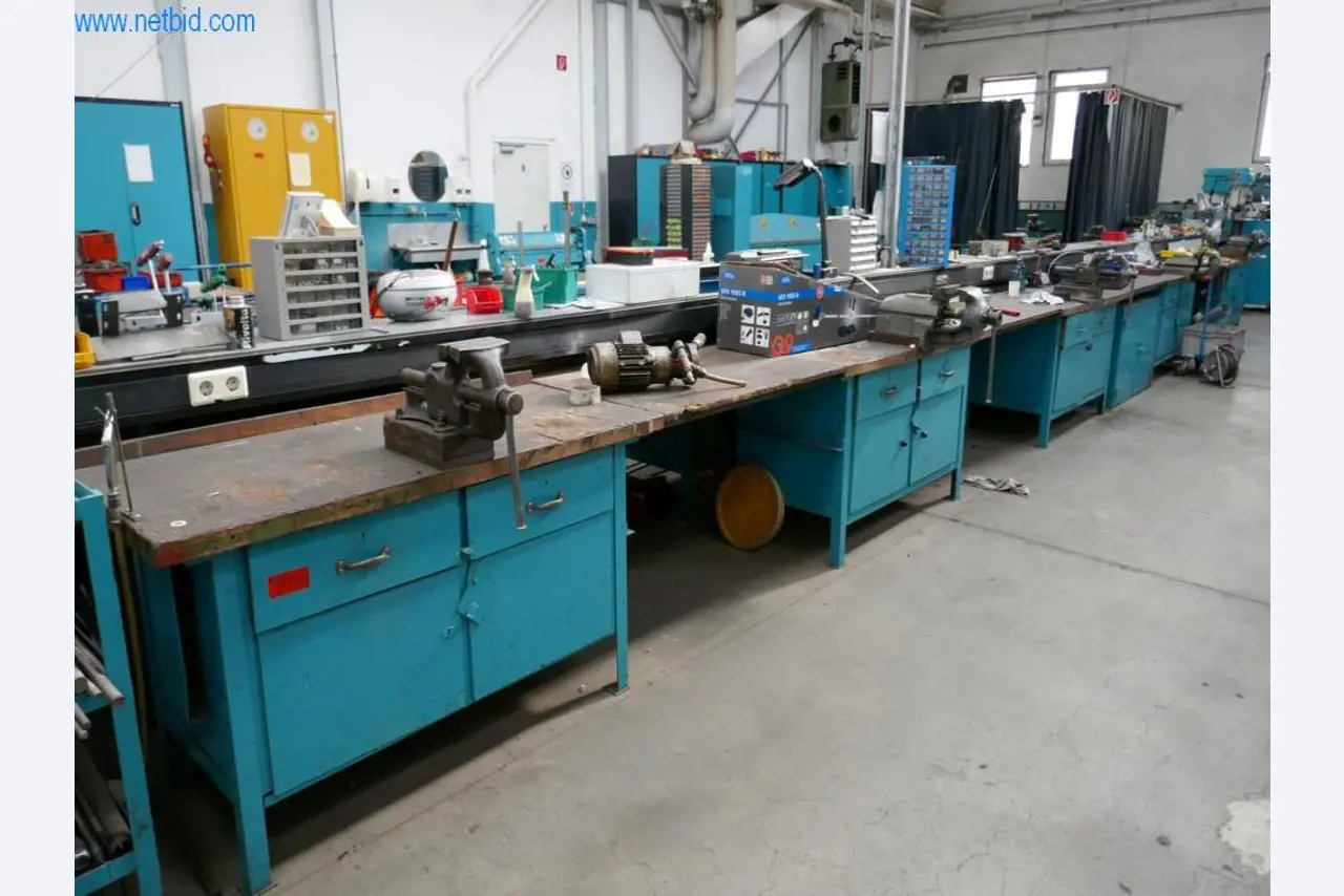 Máquinas para la fabricación de tornillos, pernos y elementos de fijación-1