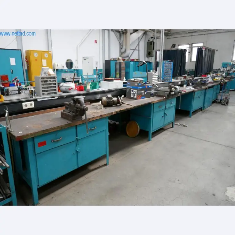 Máquinas para la fabricación de tornillos, pernos y elementos de fijación-1