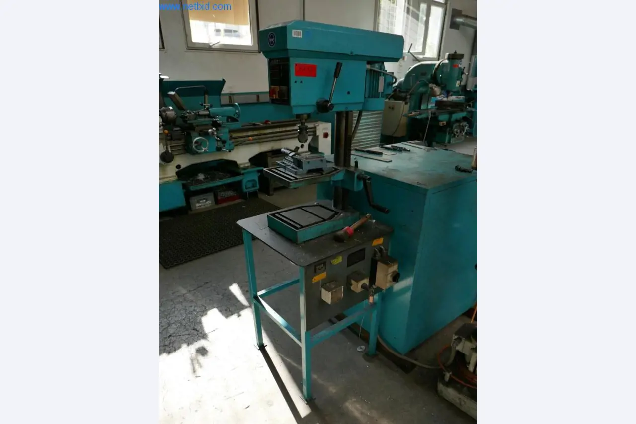 Machines voor de productie van schroeven, bouten en bevestigingsmiddelen-1
