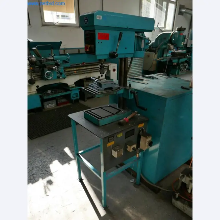 Machines voor de productie van schroeven, bouten en bevestigingsmiddelen-1
