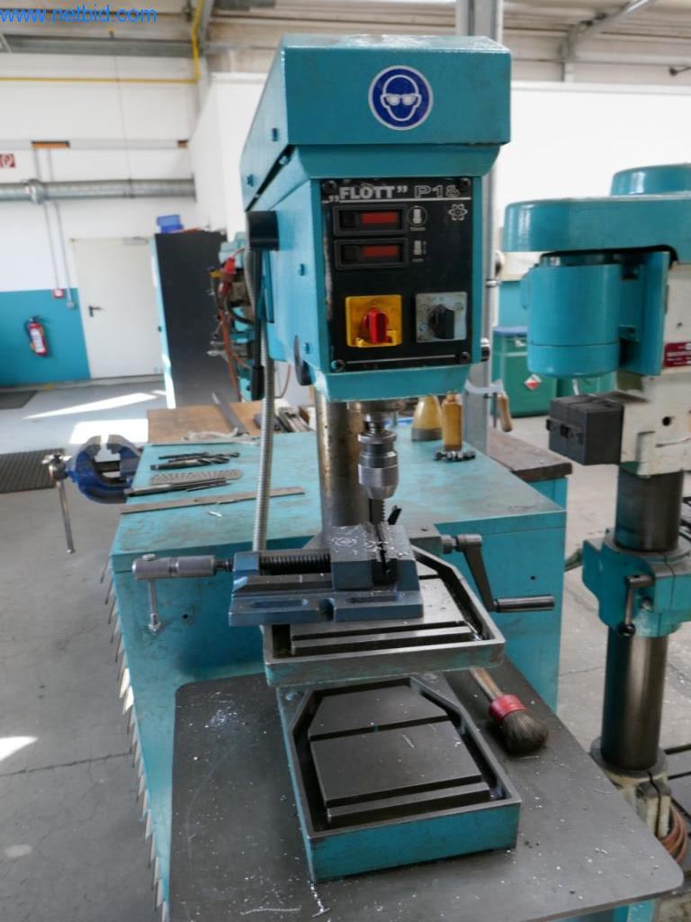 Máquinas para la fabricación de tornillos, pernos y elementos de fijación-2