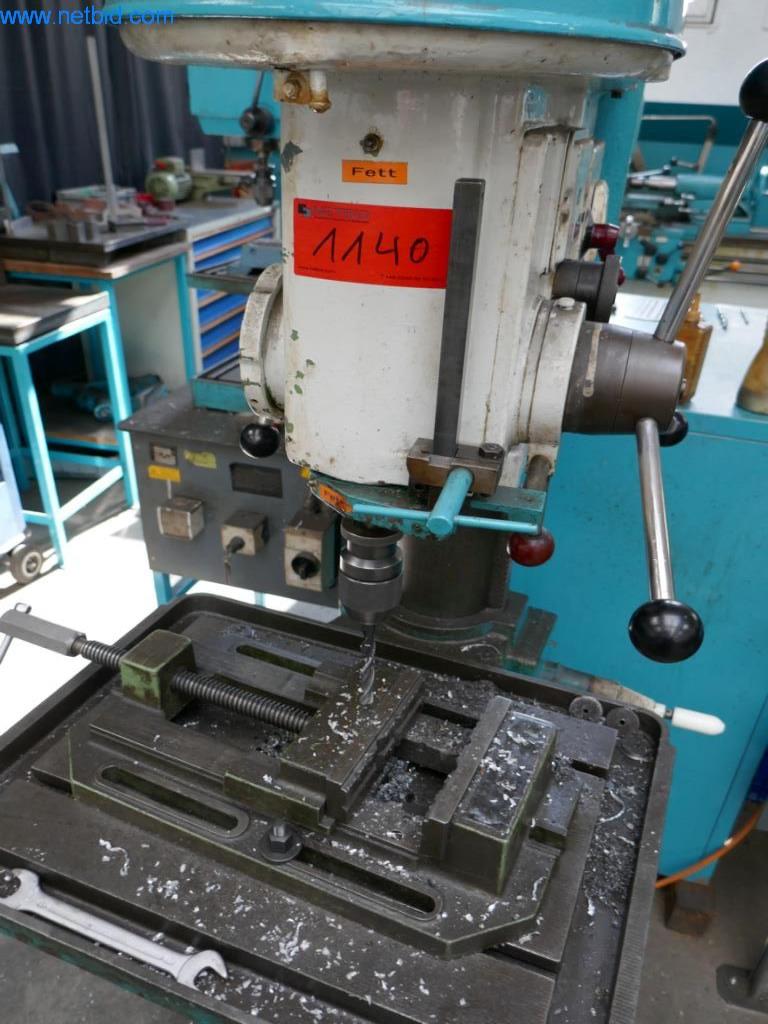 Máquinas para la fabricación de tornillos, pernos y elementos de fijación-3