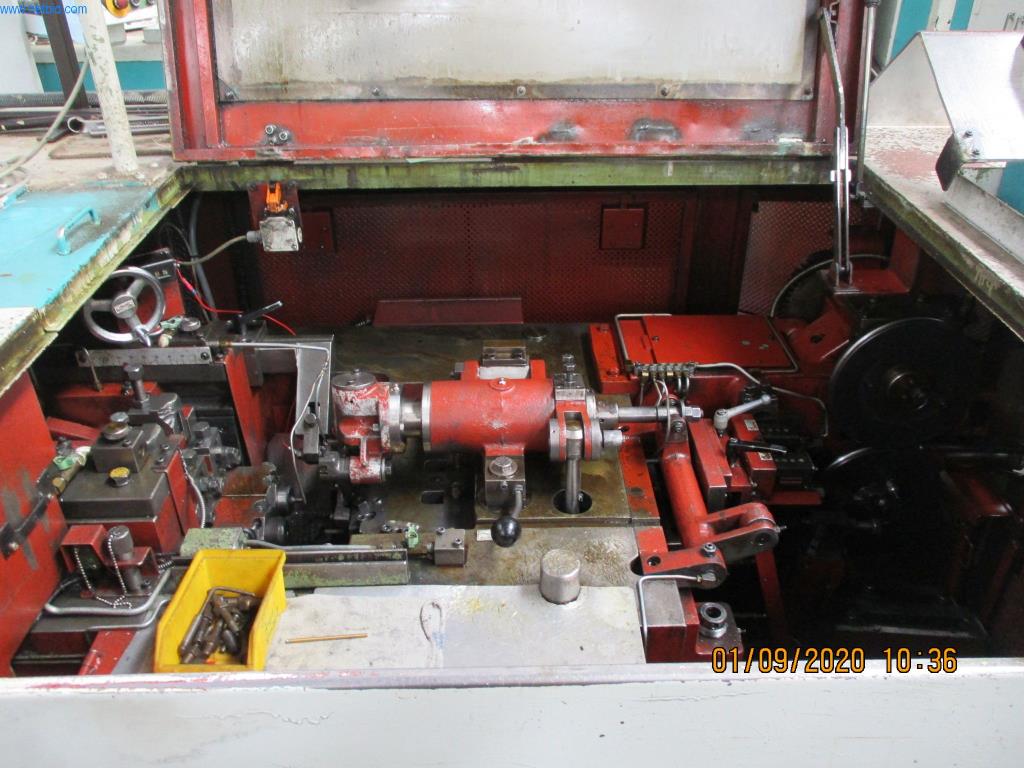 Máquinas para la fabricación de tornillos, pernos y elementos de fijación-4