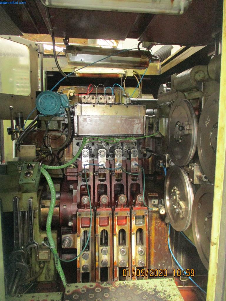 Máquinas para la fabricación de tornillos, pernos y elementos de fijación-3