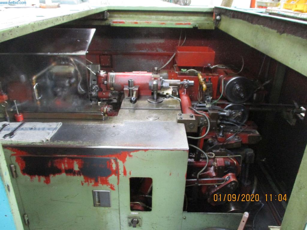 Máquinas para la fabricación de tornillos, pernos y elementos de fijación-3