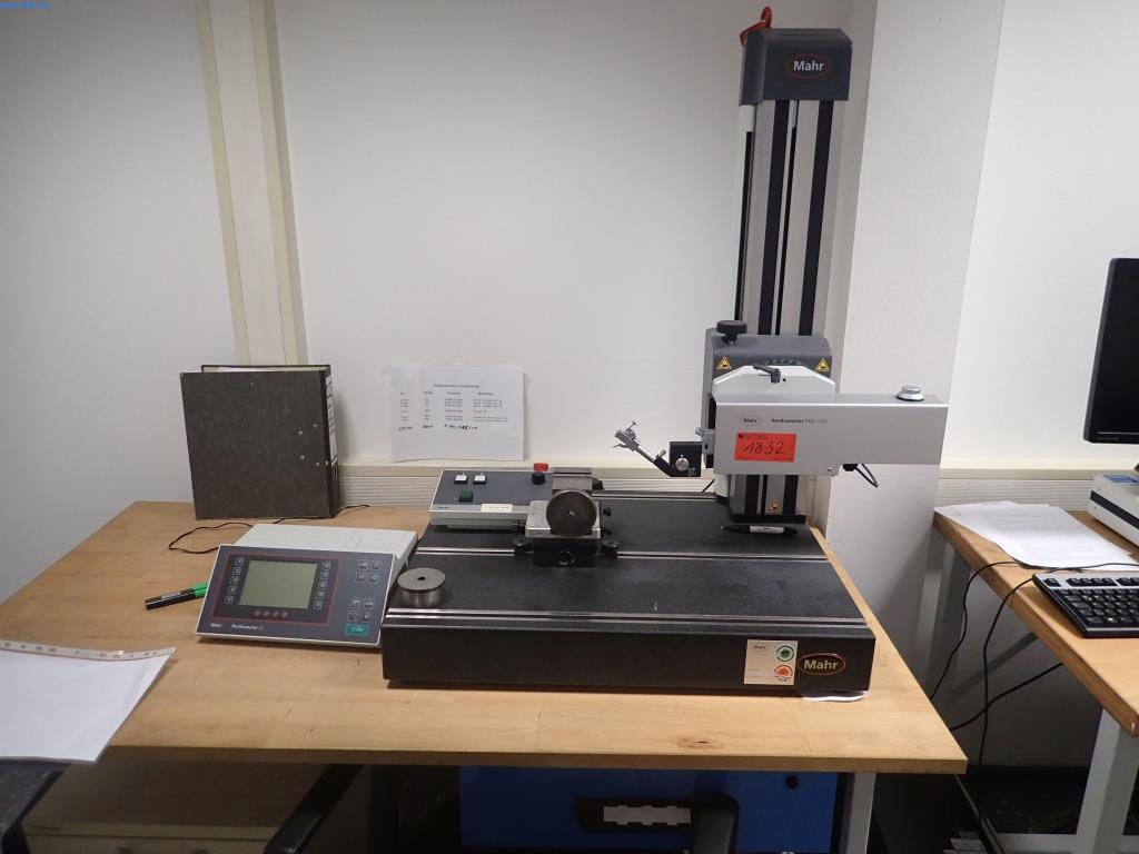 Máquinas para la fabricación de tornillos, pernos y elementos de fijación-1