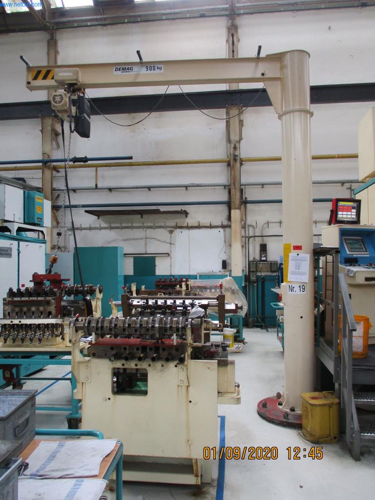 Máquinas para la fabricación de tornillos, pernos y elementos de fijación-1