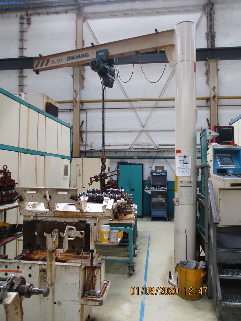 Máquinas para la fabricación de tornillos, pernos y elementos de fijación-1