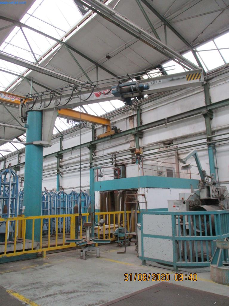 Machines pour la fabrication de vis, de boulons et de matériel de fixation-1