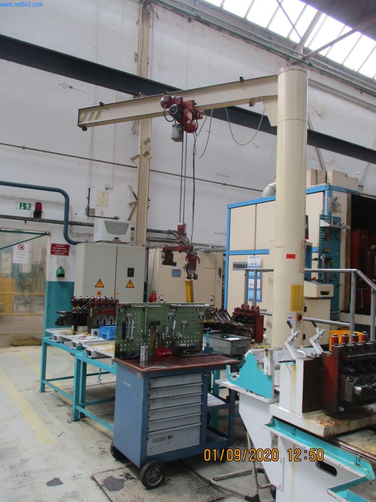 Máquinas para la fabricación de tornillos, pernos y elementos de fijación-1