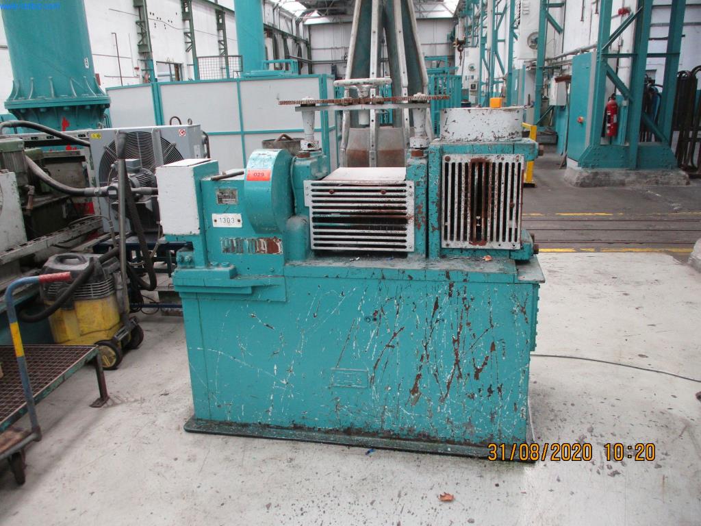 Máquinas para la fabricación de tornillos, pernos y elementos de fijación-1