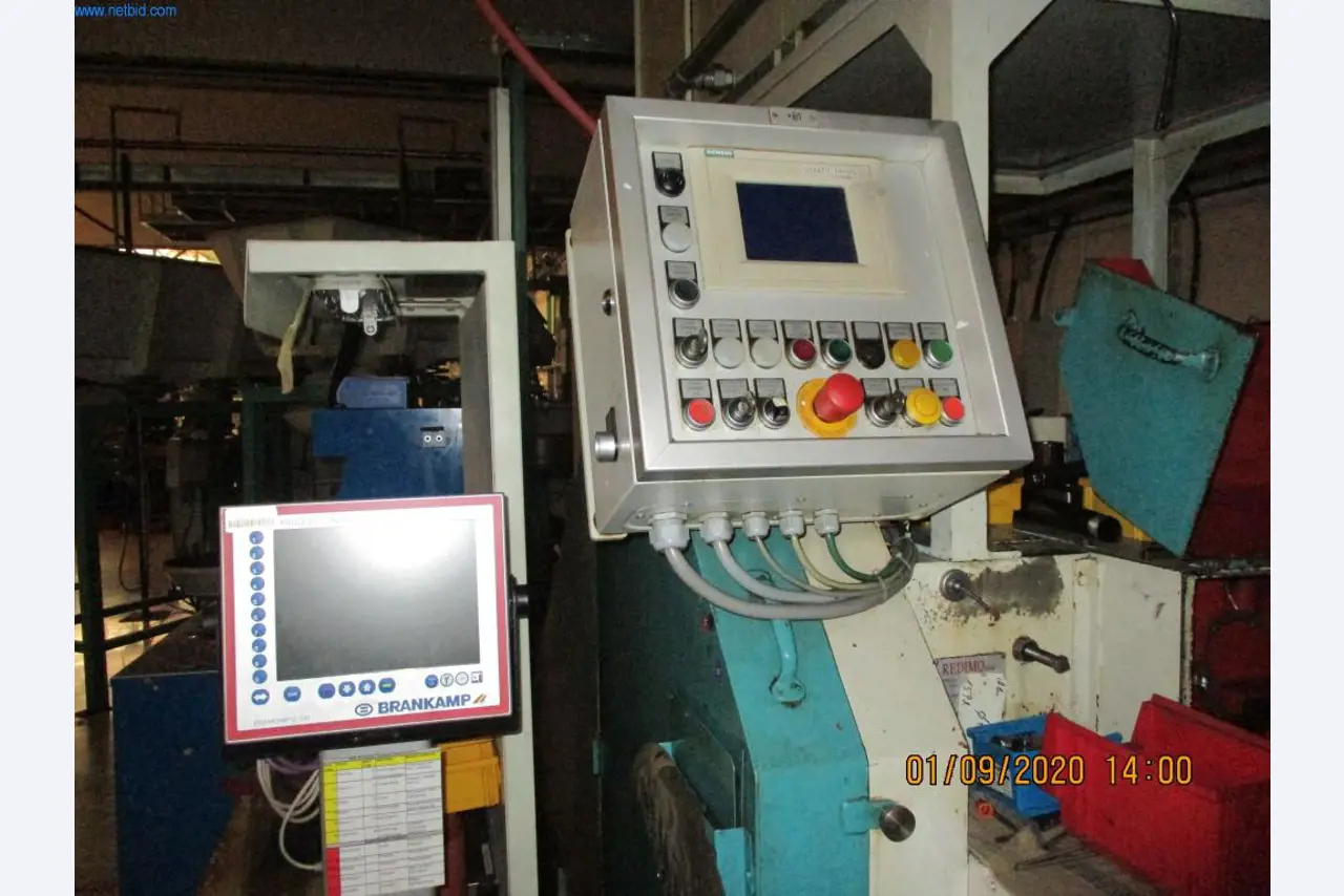 Stroje na výrobu šroubů, svorníků a spojovacího materiálu-6