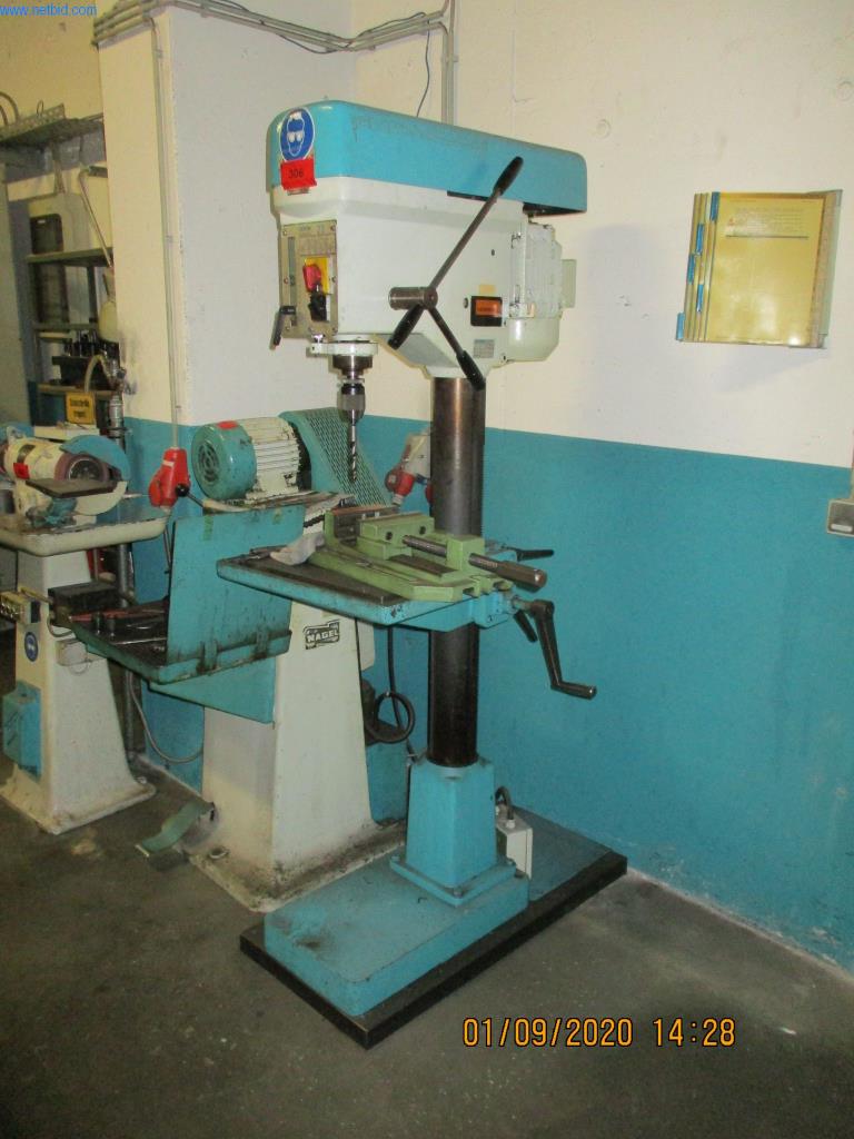 Máquinas para la fabricación de tornillos, pernos y elementos de fijación-1