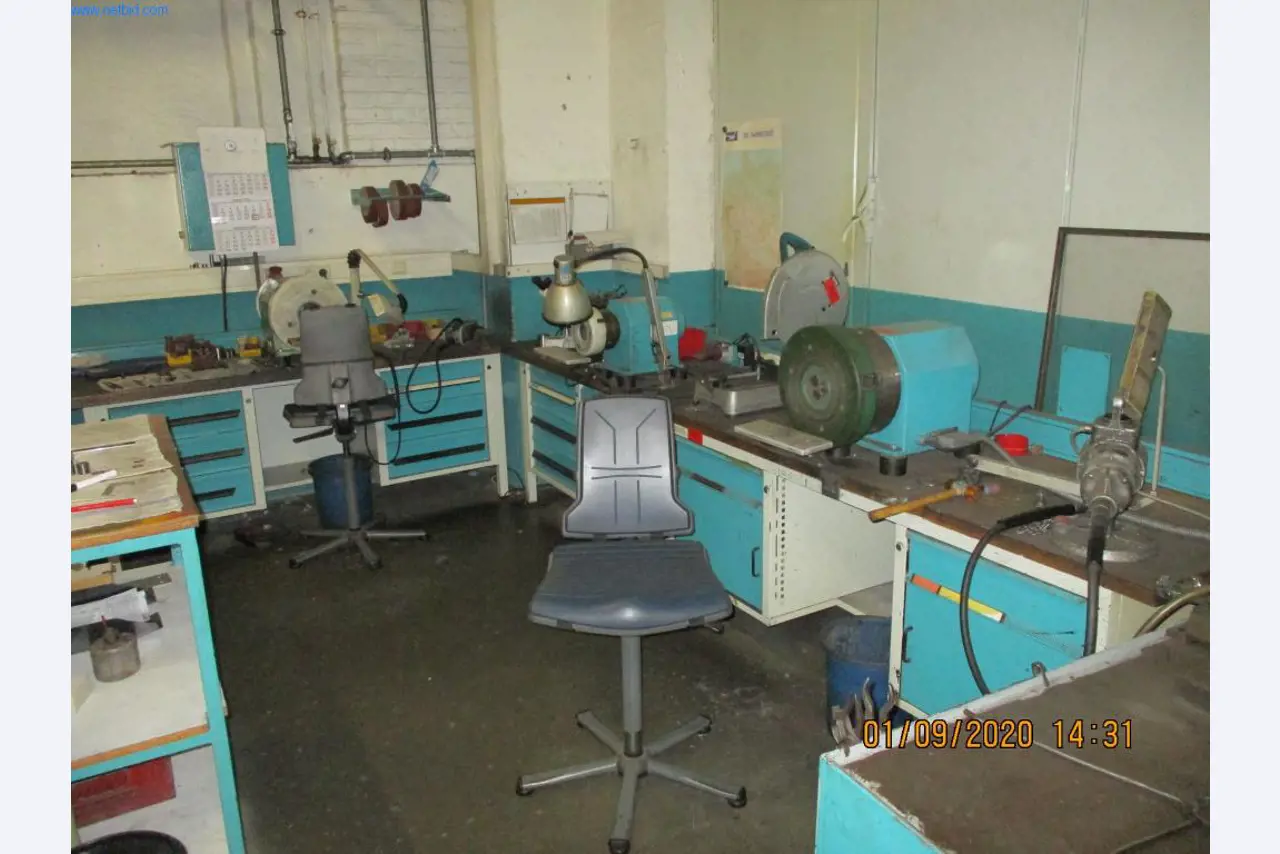 Máquinas para la fabricación de tornillos, pernos y elementos de fijación-1