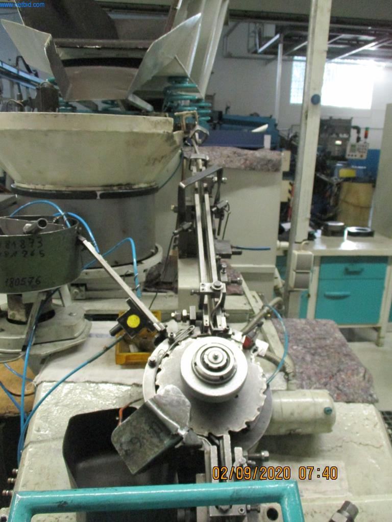 Máquinas para la fabricación de tornillos, pernos y elementos de fijación-3