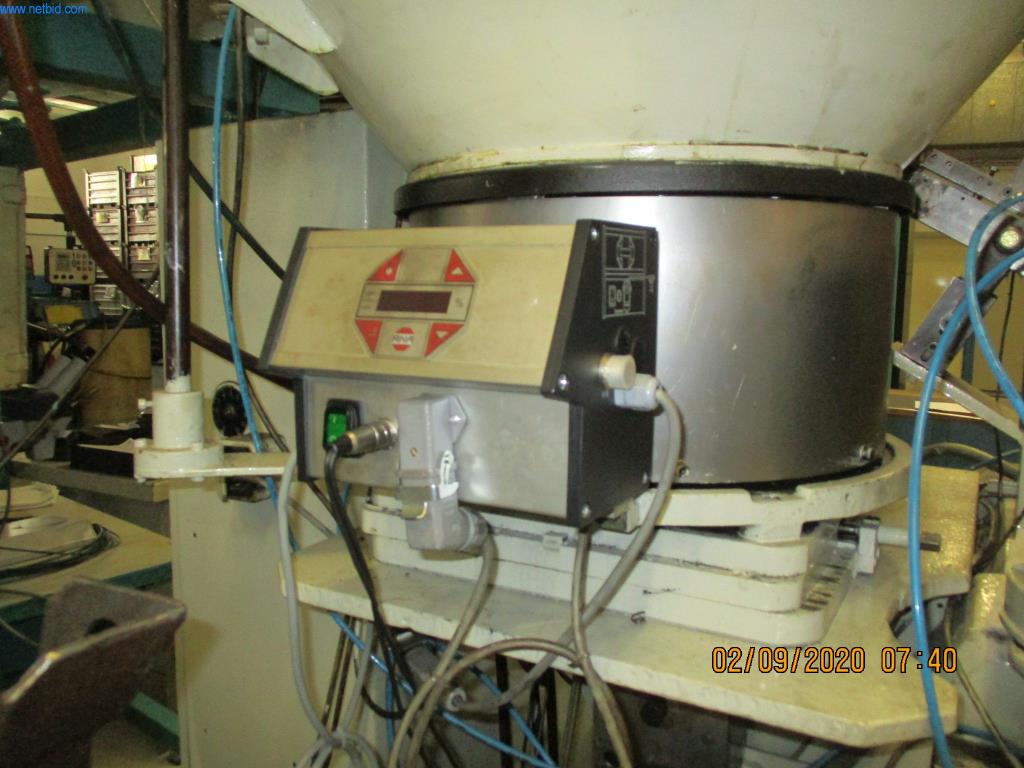 Máquinas para la fabricación de tornillos, pernos y elementos de fijación-4