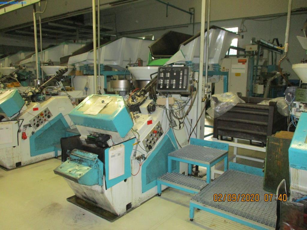 Máquinas para la fabricación de tornillos, pernos y elementos de fijación-1