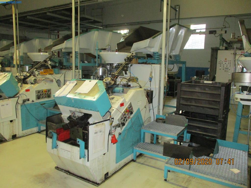 Máquinas para la fabricación de tornillos, pernos y elementos de fijación-1