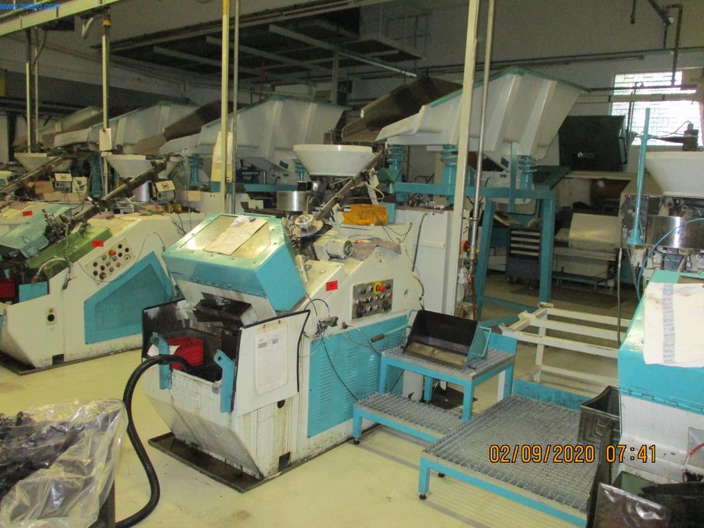 Máquinas para la fabricación de tornillos, pernos y elementos de fijación-1