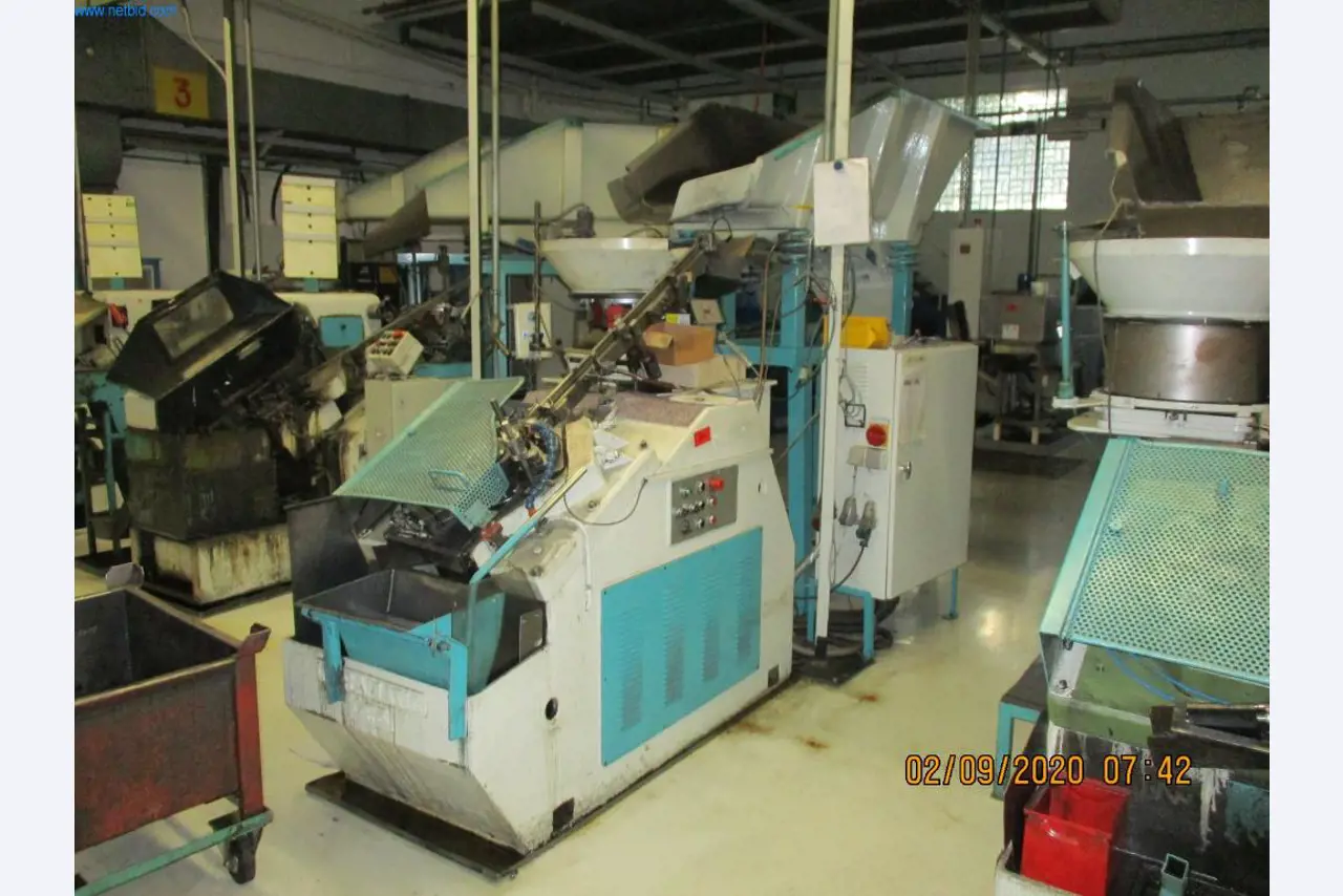 Stroje na výrobu šroubů, svorníků a spojovacího materiálu-1