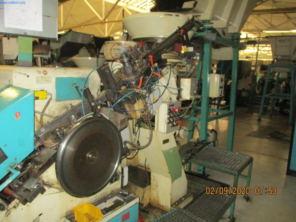 Máquinas para la fabricación de tornillos, pernos y elementos de fijación-3