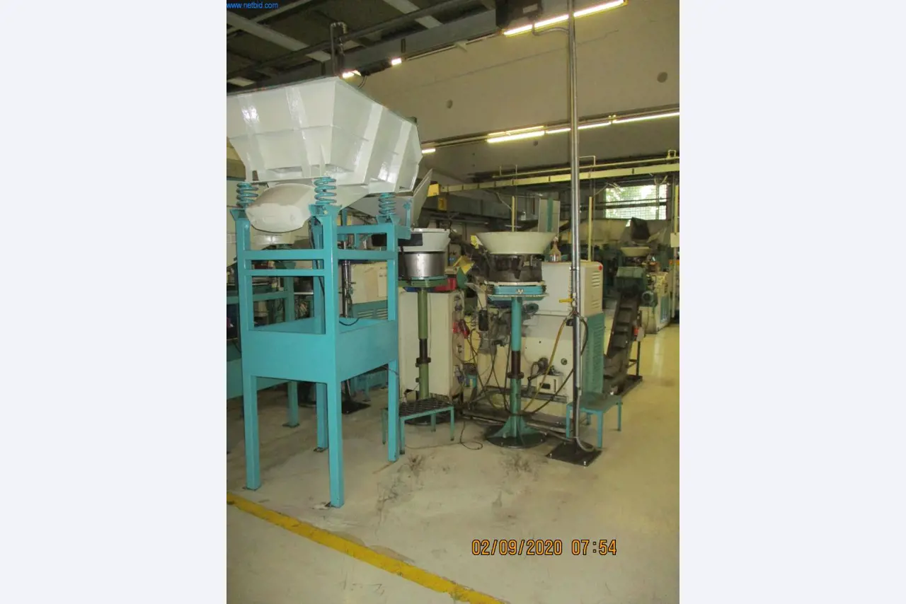 Máquinas para a produção de parafusos, cavilhas e elementos de fixação-2