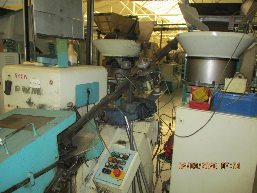 Máquinas para la fabricación de tornillos, pernos y elementos de fijación-3