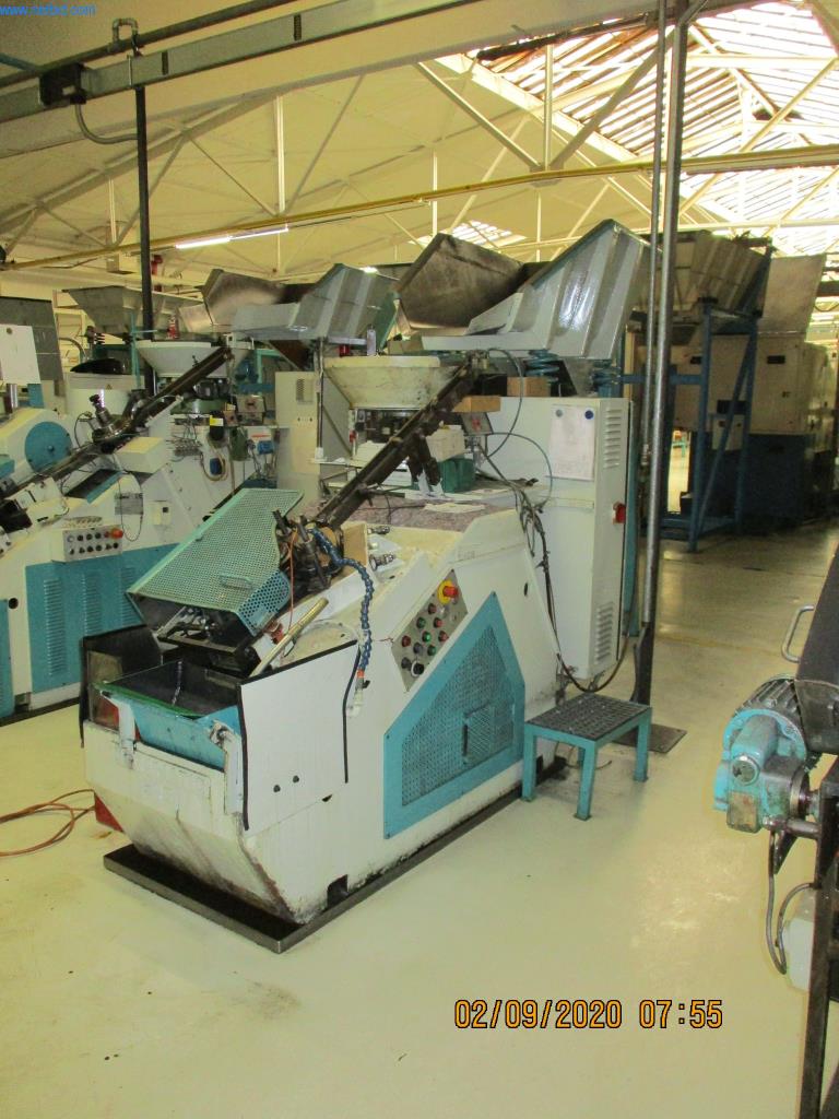 Máquinas para la fabricación de tornillos, pernos y elementos de fijación-2