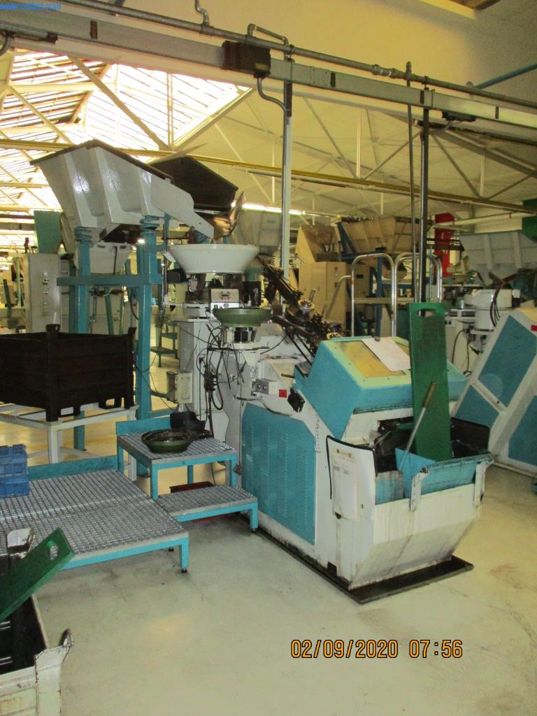 Máquinas para la fabricación de tornillos, pernos y elementos de fijación-1