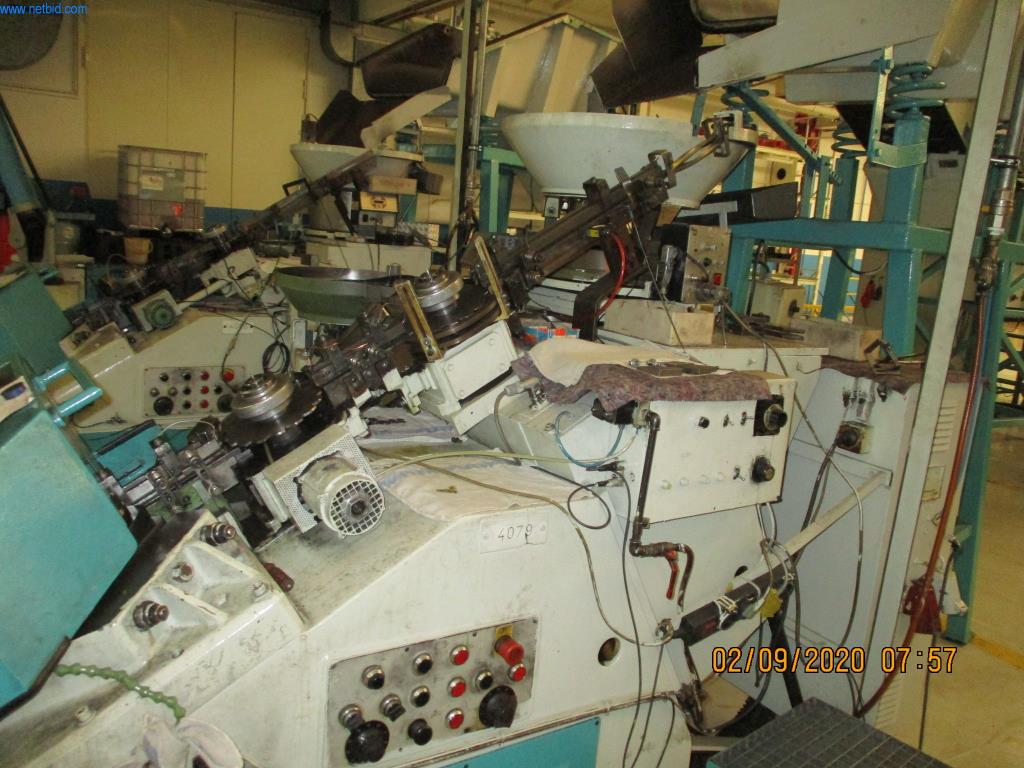 Máquinas para la fabricación de tornillos, pernos y elementos de fijación-3