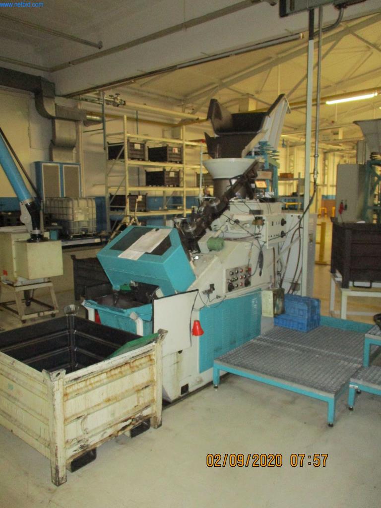 Máquinas para la fabricación de tornillos, pernos y elementos de fijación-2