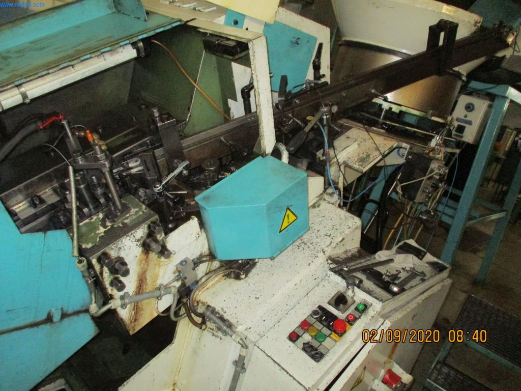 Máquinas para la fabricación de tornillos, pernos y elementos de fijación-3