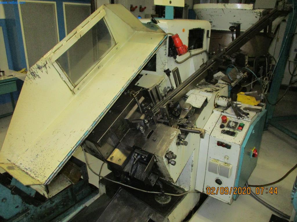 Máquinas para la fabricación de tornillos, pernos y elementos de fijación-3