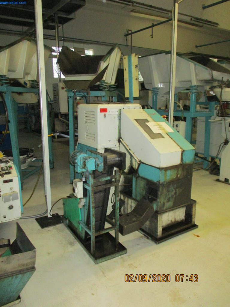 Máquinas para la fabricación de tornillos, pernos y elementos de fijación-2