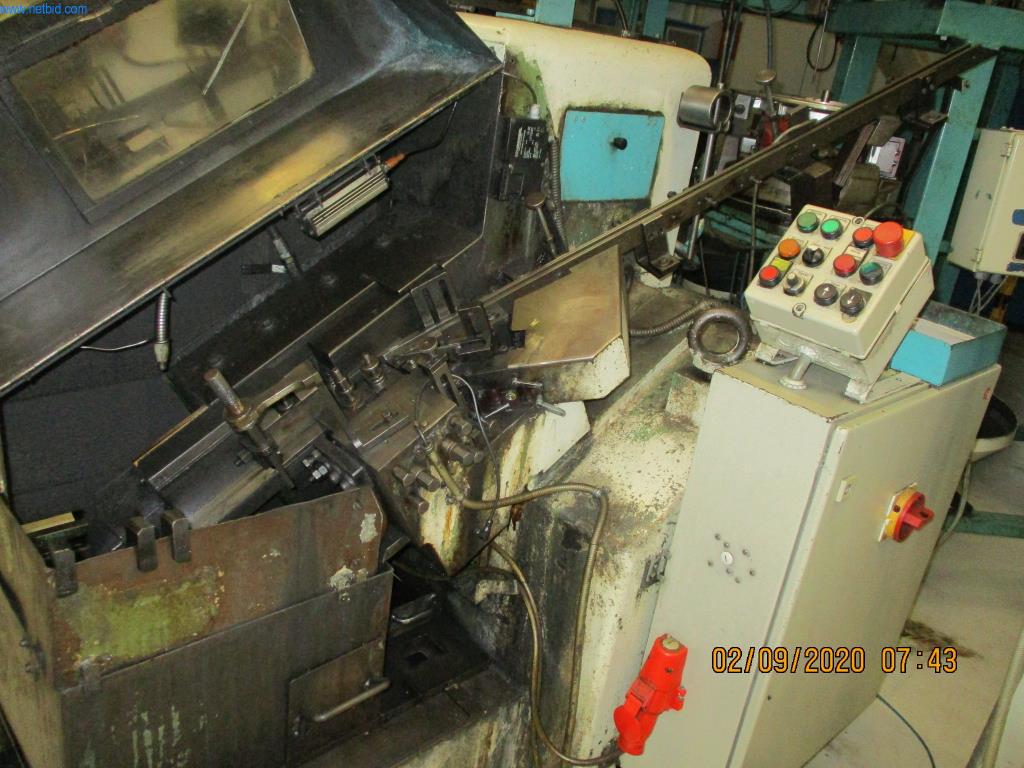 Máquinas para la fabricación de tornillos, pernos y elementos de fijación-3