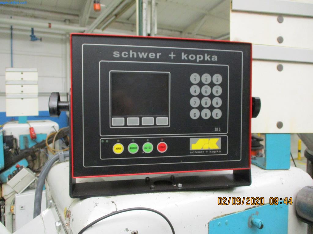 Máquinas para la fabricación de tornillos, pernos y elementos de fijación-1