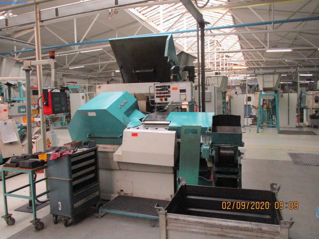 Máquinas para la fabricación de tornillos, pernos y elementos de fijación-1